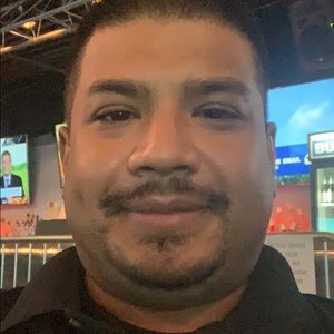 Meet your Posher, Luis